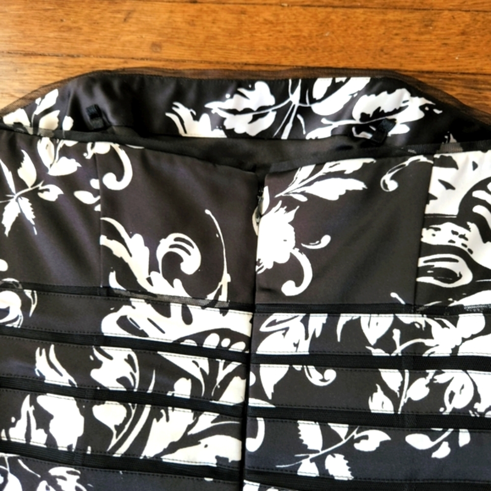 White House Black Market Strapless Black and White Dress Size 4 NWT - Picture 12 of 16